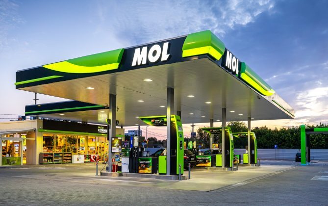 MOL vs. Primăria București: Lupta pentru banii Agip