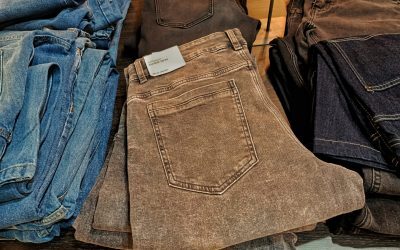 „Pantalonii morții”: Moda periculoasă face victime