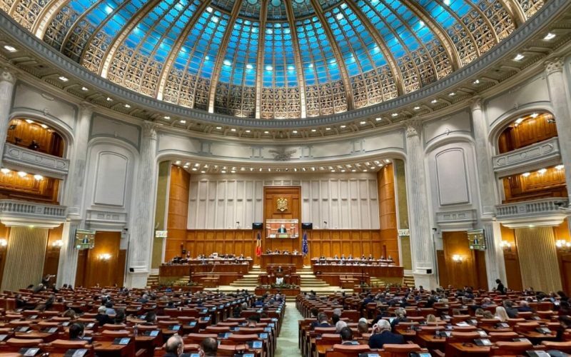 Legea Pfizer, adoptată! PNL, PSD, USR se acuză reciproc