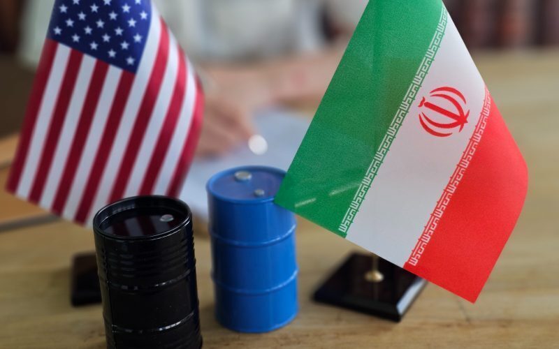 Petrol ieftin și sancțiuni dure SUA pentru Iran