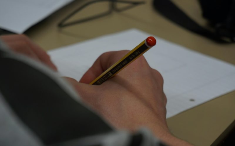 Bărbat de 69 de ani, la Bac: A picat două probe, pe a treia o amână