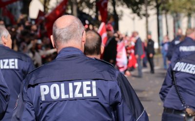 Români țintă în Austria: Fals polițiști inventează infracțiuni