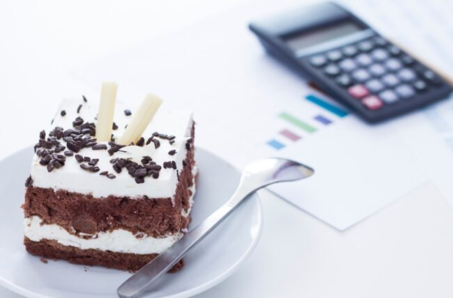 Prăjituri cu zahăr: TVA 11% sau 21%? Antreprenorii HoReCa, din nou în dilemă