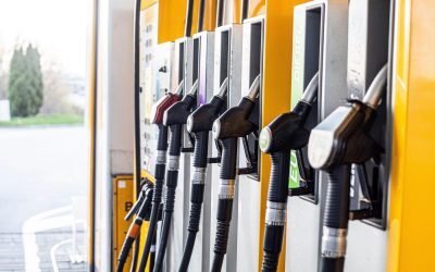 Bulgaria ieftinește benzina, România bate prețurile mari
