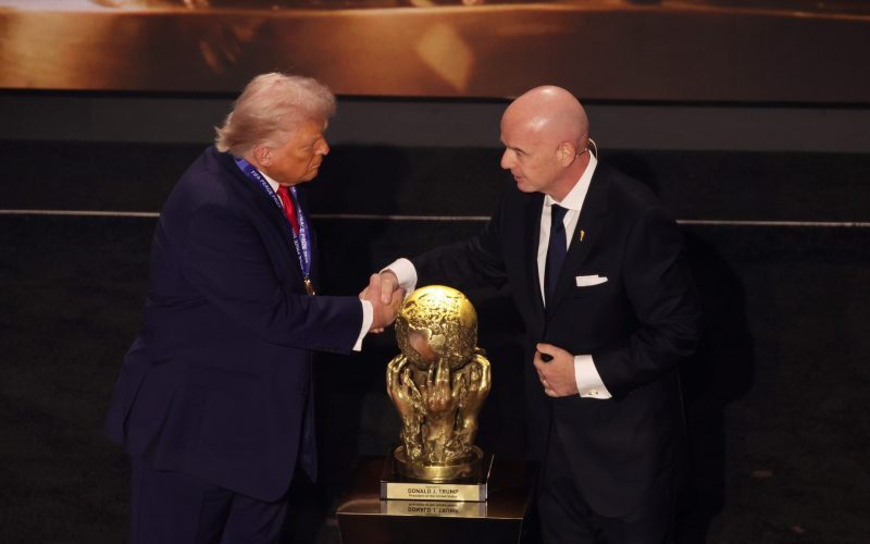Trump îl apără pe Infantino: „Ar fi o greșeală teribilă să fie înlocuit”