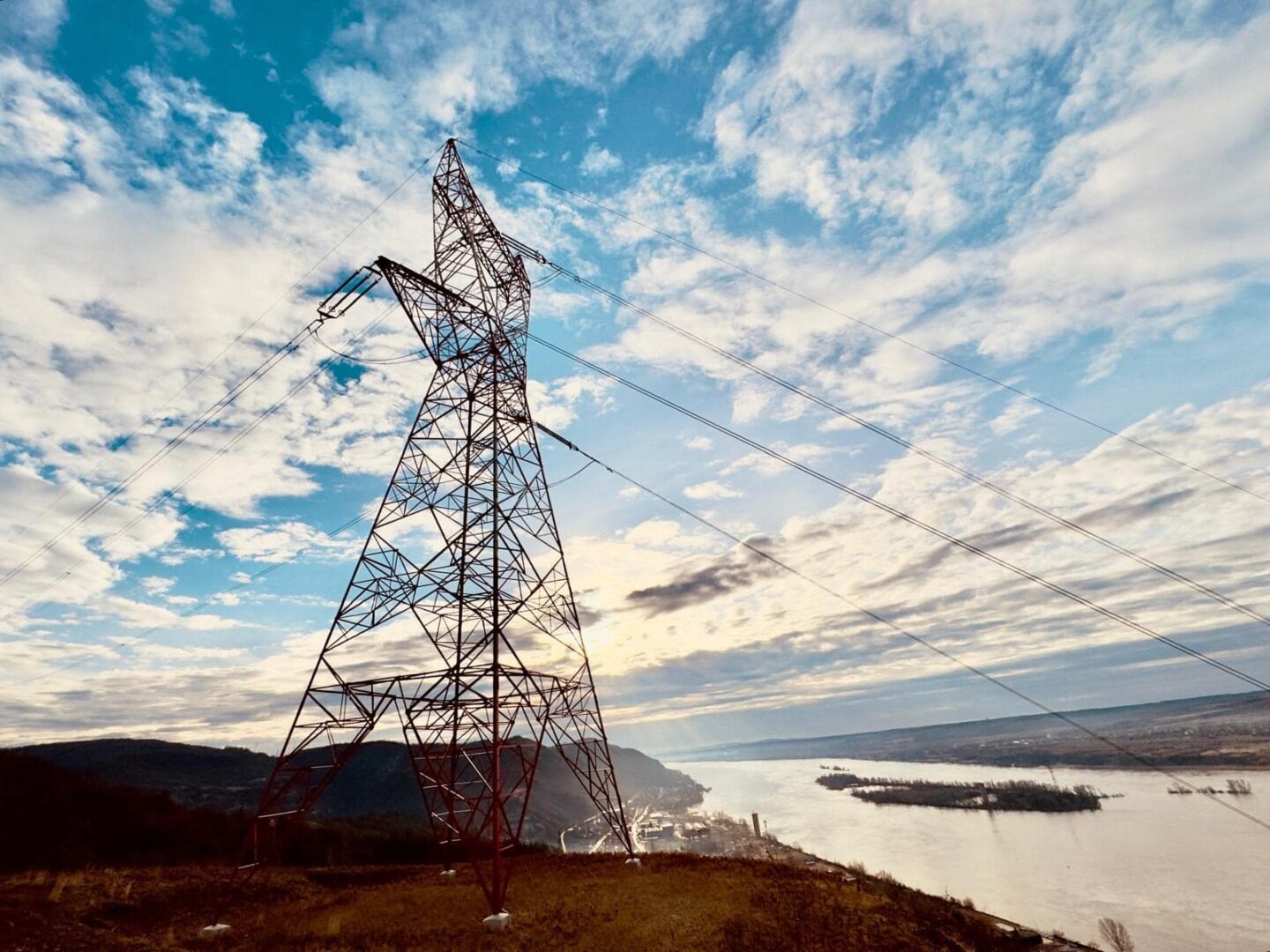 Statul ocupă 372 de posturi la Transelectrica, Transgaz și Hidroelectrica