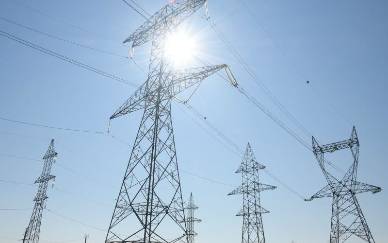 Preț electricitate: Zero sau negativ mâine în România. Criză?