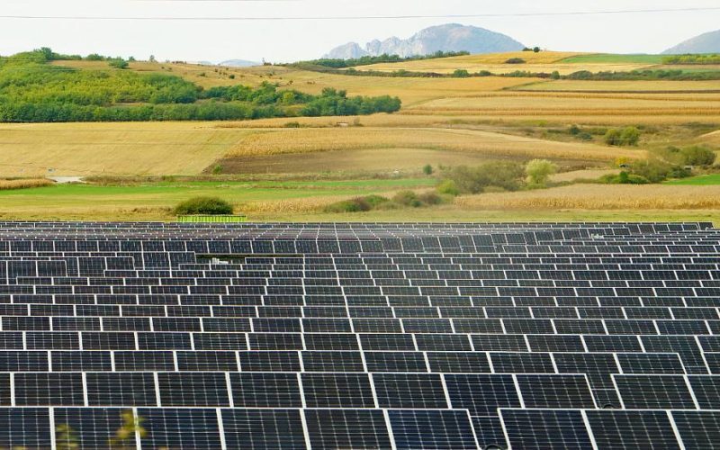 EBRD: 120 mil. Euro pentru parc fotovoltaic și baterii lângă Brașov