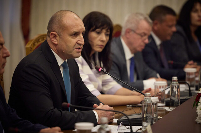 Moscova, aplauze pentru Radev: Premierul bulgar, laudat de ruși pentru tonul moderat