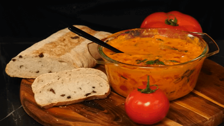 Salsa proaspătă: Sos tutu cu roșii, usturoi și busuioc