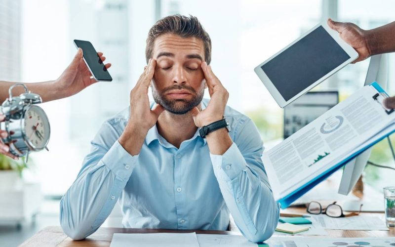 Stresul profesional: E-mailul, pericol de moarte pentru corp