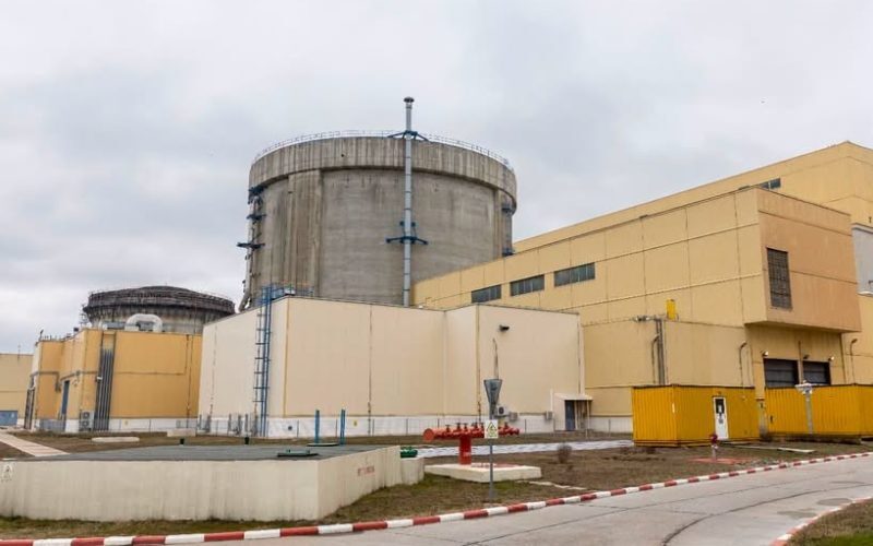 Cernavodă: Reactorul 2, 19 ani pe fir! Dunărea-i slabă, el e la datorie
