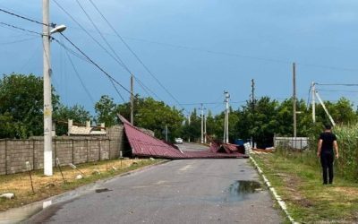 Moldova, în beznă: Vremea distruge linia electrică Bălți-Dnestrovsk