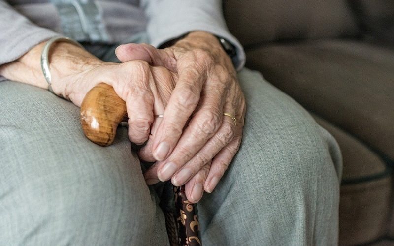 Pensionarii din Caraș refuză vilele de lux din stațiuni