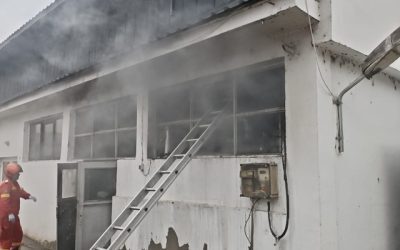 Suceava: Incendiu la Gura Humorului, flăcări pornite de la candelă