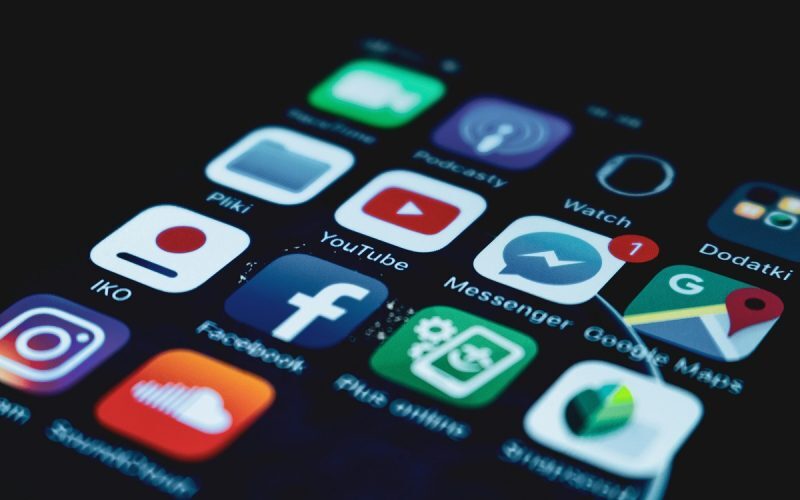 IPhone: Cheltuieli cu 40% mai mari pe drame digitale