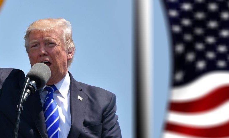 Trump forțează mâna Curții Supreme pentru votul prin corespondență