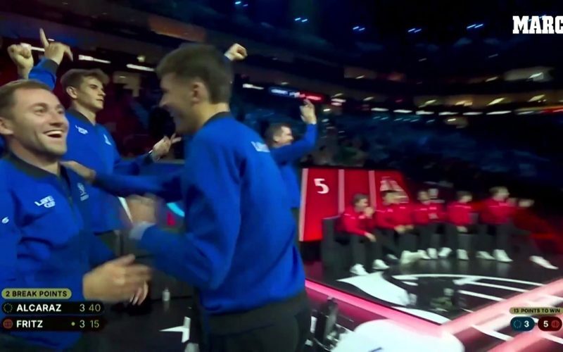 Alcaraz salva dos bolas de partido a Fritz e iguala el récord de puntos ganados por Federer en la Laver Cup