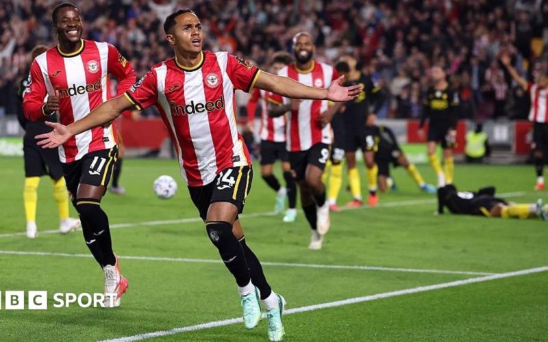 Brentford Jaidon Anthony and Igor Thiago celebrate a goal against Chelsea in the Premier League