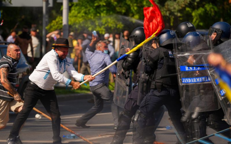 VIOLENȚE în Piața Victoriei: Percheziții în 16 județe, 30 de suspecți la audieri