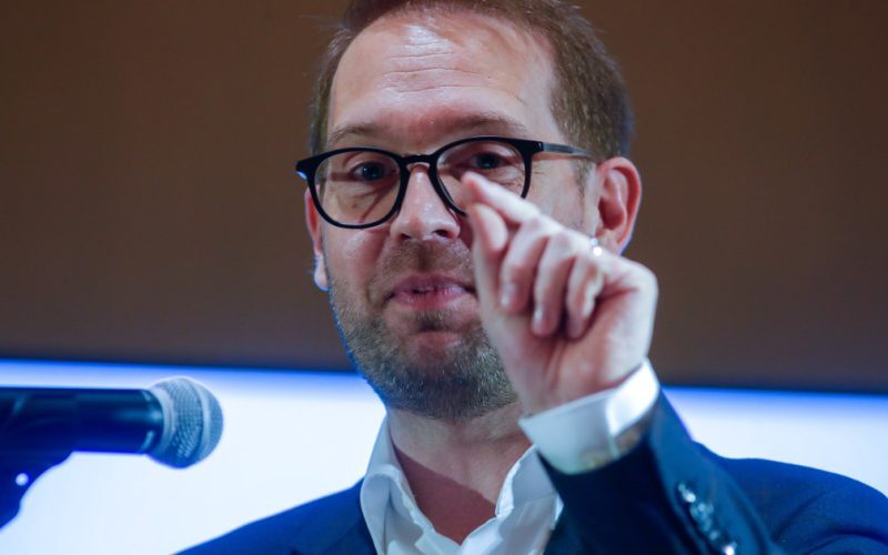 Fritz: Nu-i premier independent. USR, gata de alegeri anticipate