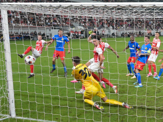 Dinamo învinge FCSB 2-1: Derby aprins cu roșu și penalty ratat