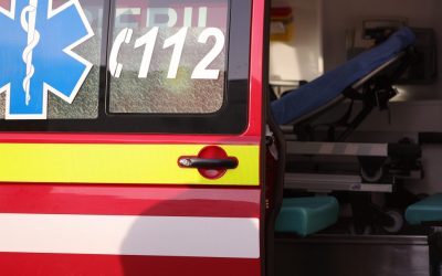 Pompieri în timpul liber, eroi în Bihor: Salvare crucială din mașina distrusă