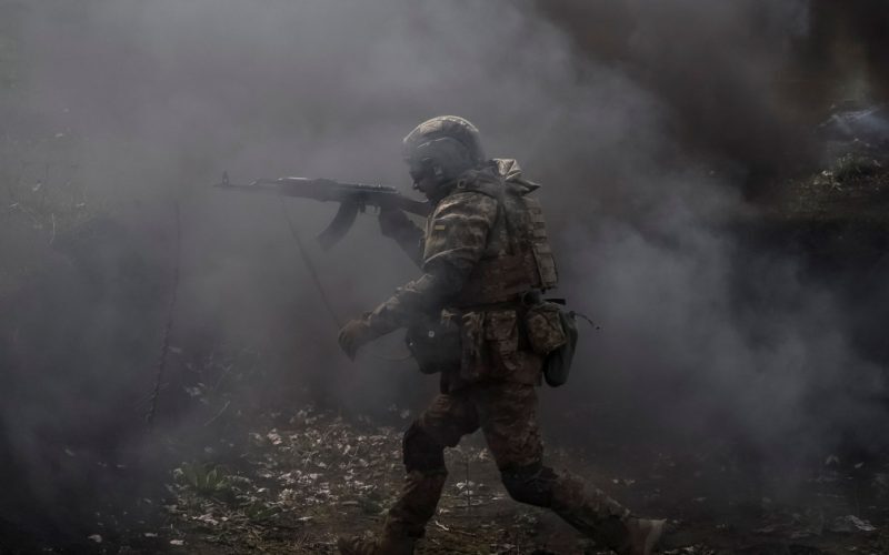„Nu mai e un război hibrid”. Rusia își intensifică operațiunile în Europa: de la drone cu explozibili la nave de atac și sabotaje
