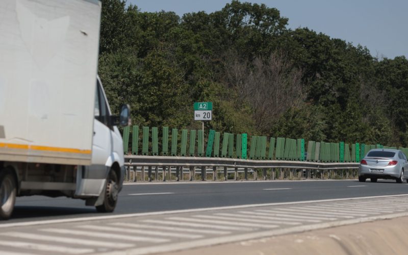 Permisul, suspendat 120 de zile: Manevra periculoasă de pe autostradă