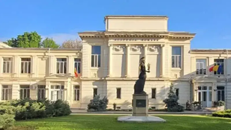 Academia Română: STOP fabricilor de articole, reducem greutatea lor