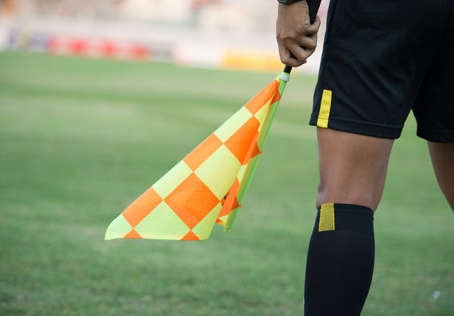 Dinamo – FARUL, BARBU LA CENTRU. CINE ARBITREAZĂ LA VOLUNTARI – Cluj