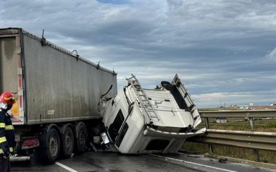 ACCIDENT GRAV la Suceava: Camion implicat, șofer SMURD