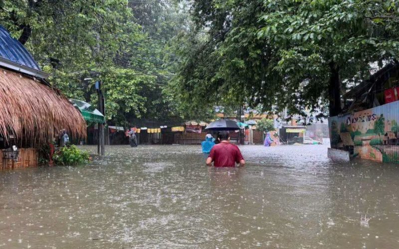 Bangkok sub ape: 84.000 de thailandezi, loviți de calamitate