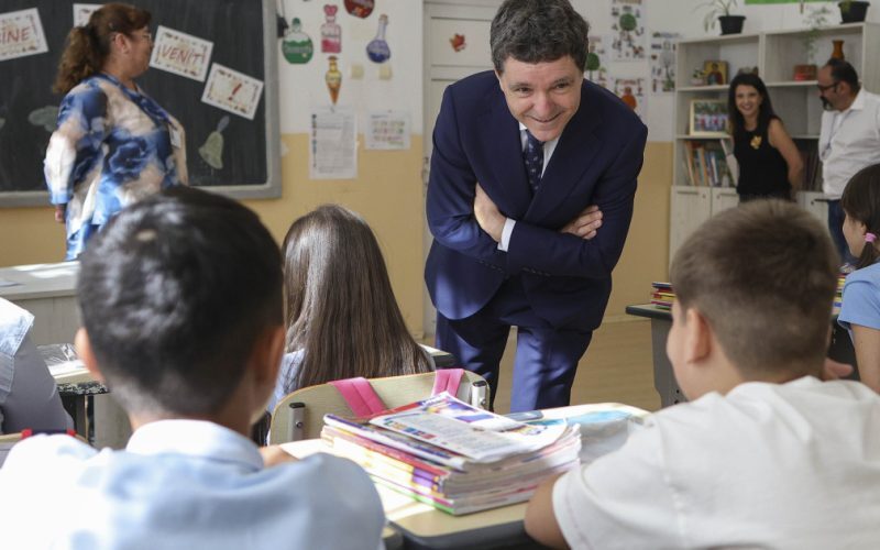 Nicușor Dan: Familia decide șansele la educație, nu meritul