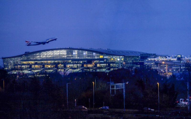 Incendiu la Heathrow blochează trenurile spre aeroport
