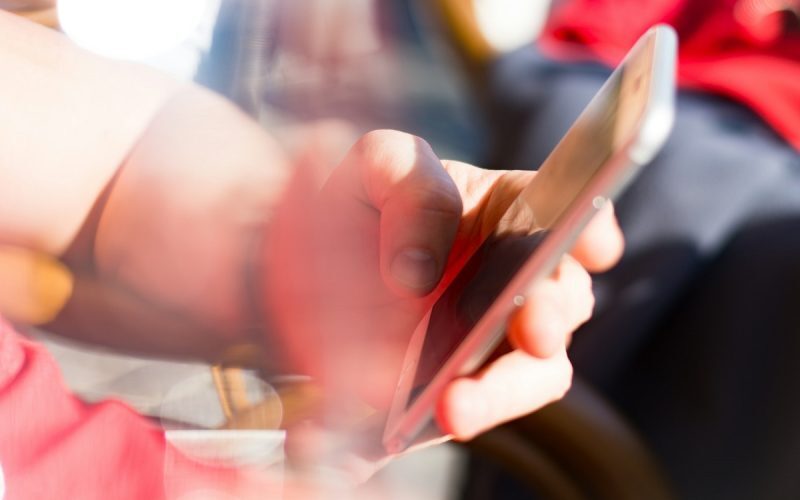 Scandal uriaș în UE: Telefoane vechi, vândute ca noi. Pagube de 300 mil. Euro