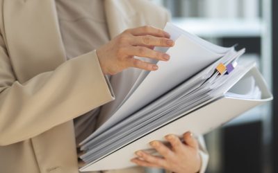 Peste 7.800 de posturi, directorii se luptă pe la școli de luni
