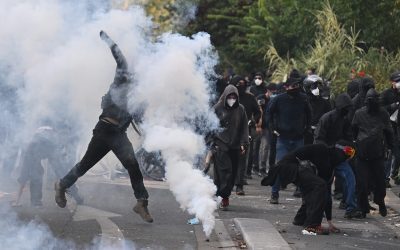 Paris în fierbere: Gaze lacrimogene pe Bulevardul Bastilia