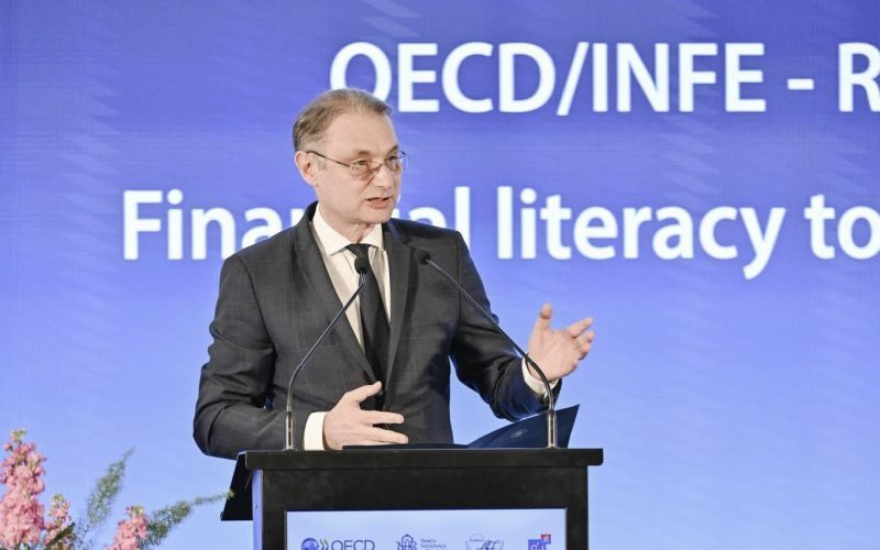 Nicușor Dan îl propune pe Luca Niculescu pentru Premier