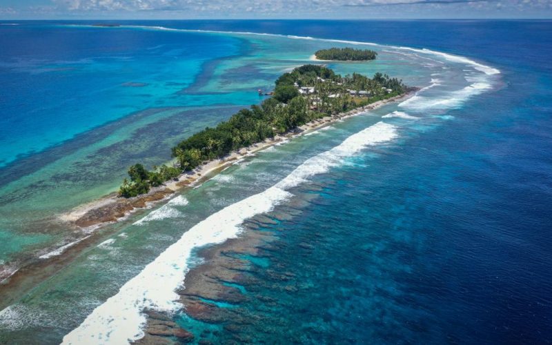 O țară întreagă se scufundă văzând cu ochii. Tuvalu de abia mai rezistă deasupra apei