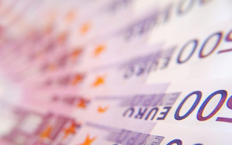 Finanțele cer 5,8 miliarde lei de la bănci, în octombrie